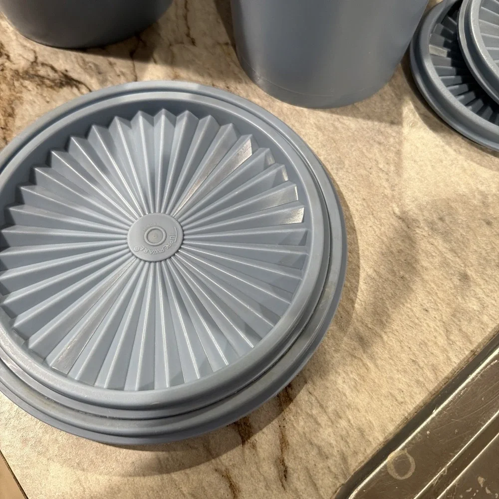 Set Of 4 Vtg‎ Tupperware Servalier Country Blue Canisters With Seals